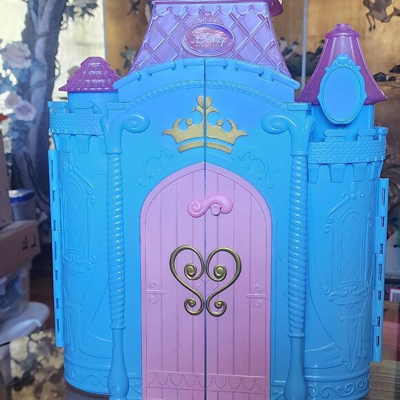 Disney Princess Fold & Go Castle Playset with Bed & Chair – Portable Carry Along - Picture 1 of 6